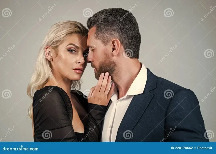 How To Seduce A Girl With Confidence And Authentic Charm
