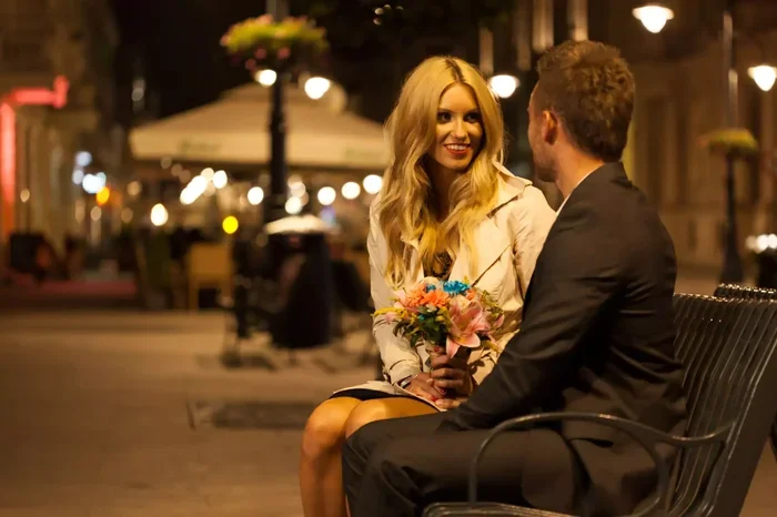 Take the Does She Like Me Quiz to Decode Her Feelings