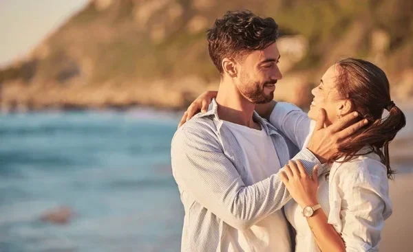 How to Read Dating Body Language for Instant Attraction