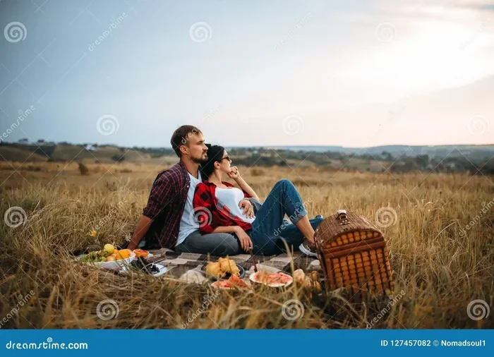 Best Summer First Date Ideas That Create Real Connection