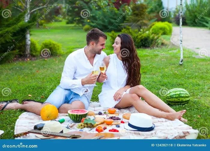 Best Summer First Date Ideas That Create Real Connection