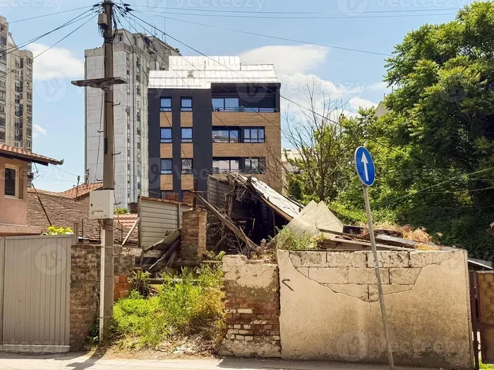 Dream Of A Building Collapsing Meaning What It Reveals