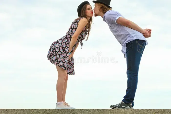The Push Pull Method Of Flirting To Attract Anyone