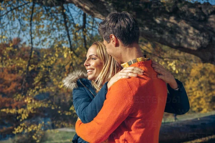 How To Tell If She Loves You 12 Signs Shes Truly In Love