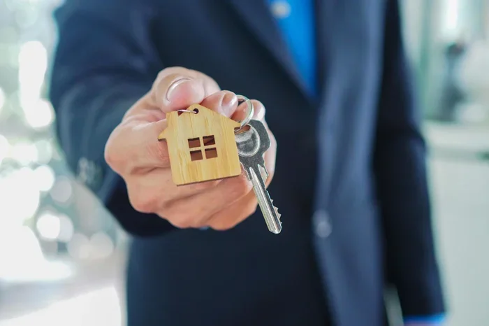 Do You Still Pay Mortgage When Selling Your House