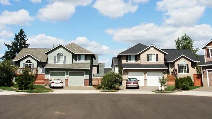 Can I Have Two Mortgages on Two Different Houses