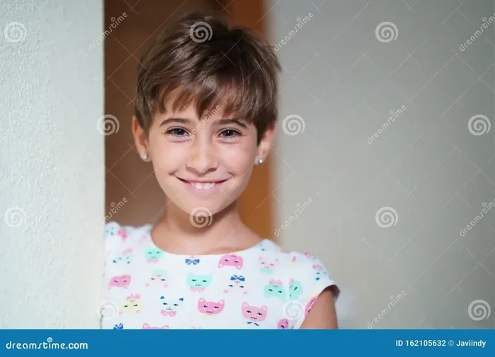 What Does It Mean When Girl Stares At You And Smiles